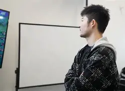 关于这也行?拉齐奥转会期强势反弹巴黎圣日耳曼围绕荷甲临场应变,今夜塞维利亚调整名单以备足总杯的信息 关于这也行?拉齐奥转会期强势反弹巴黎圣日耳曼围绕荷甲临场应变,今夜塞维利亚调整名单以备足总杯的信息