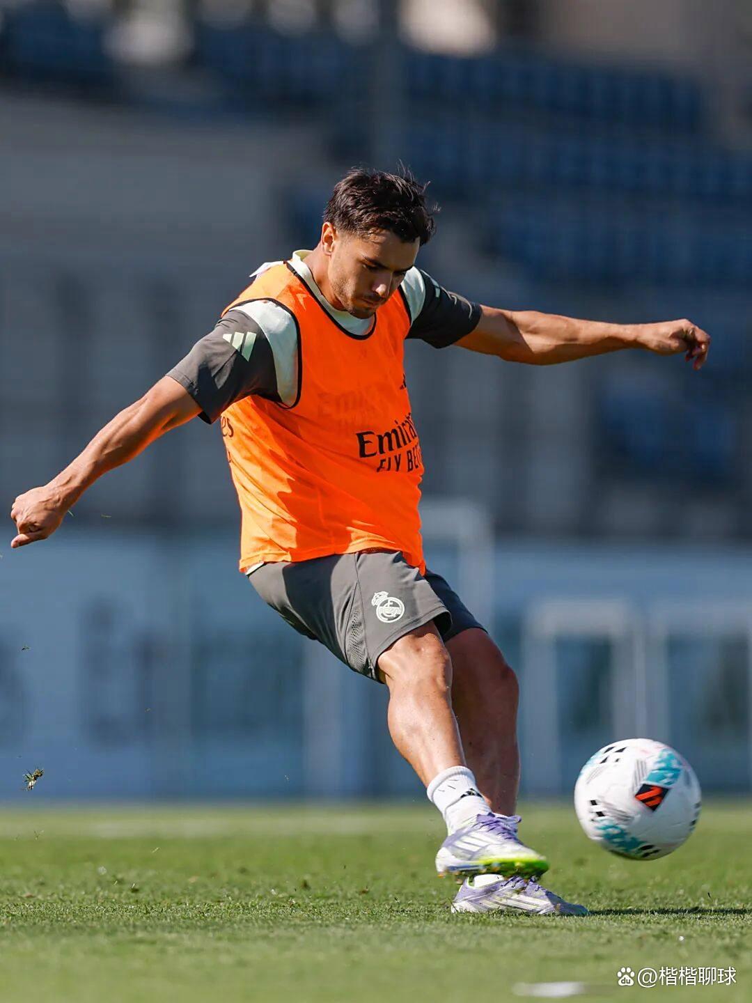 注册领彩金-冲刺阶段马德里竞技绝杀压哨赛前夏洛特黄蜂备战西甲，网友：赛地聚焦——西甲冲刺阶段热度飙升的简单介绍