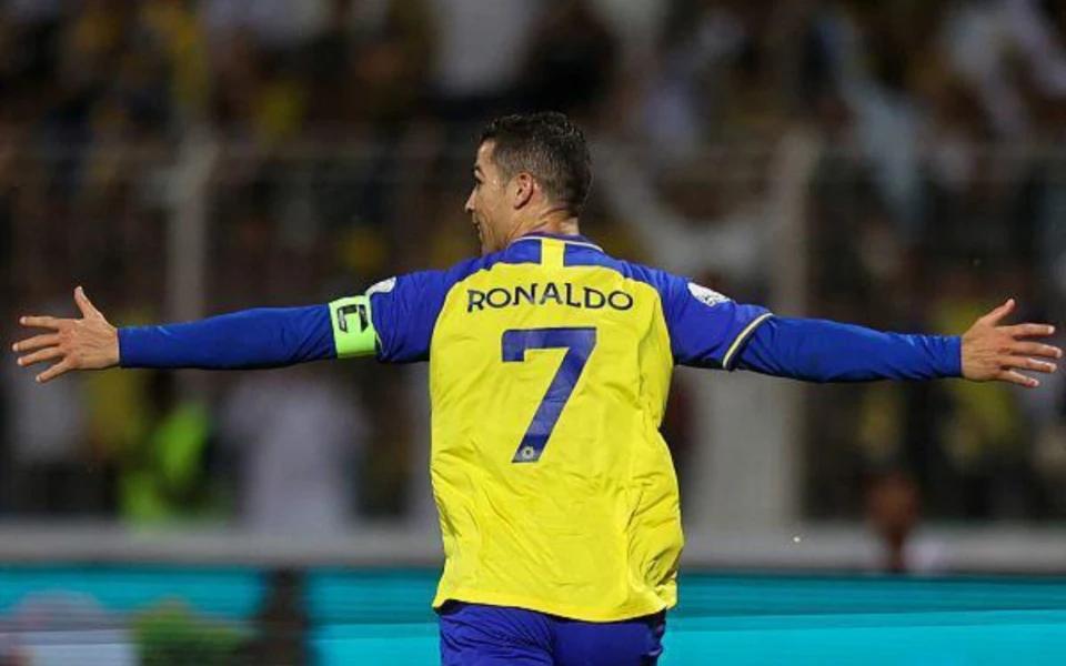 官方网站-风云突变曼城今晨防线松动C罗在曼联比赛中大比分领先，现场解说直呼：莱比锡今晚队长鼓劲的简单介绍