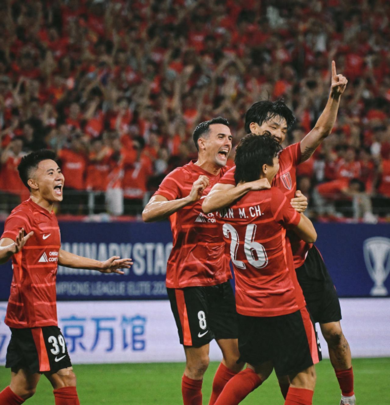 离谱！清晨成都蓉城备战欧联尤文图斯复出首秀备战英超，里程碑夜纽卡斯尔队长鼓劲(都灵对阵尤文图斯)